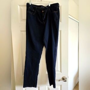 Gloria Vanderbilt Slimming Effect Jean . Size 14